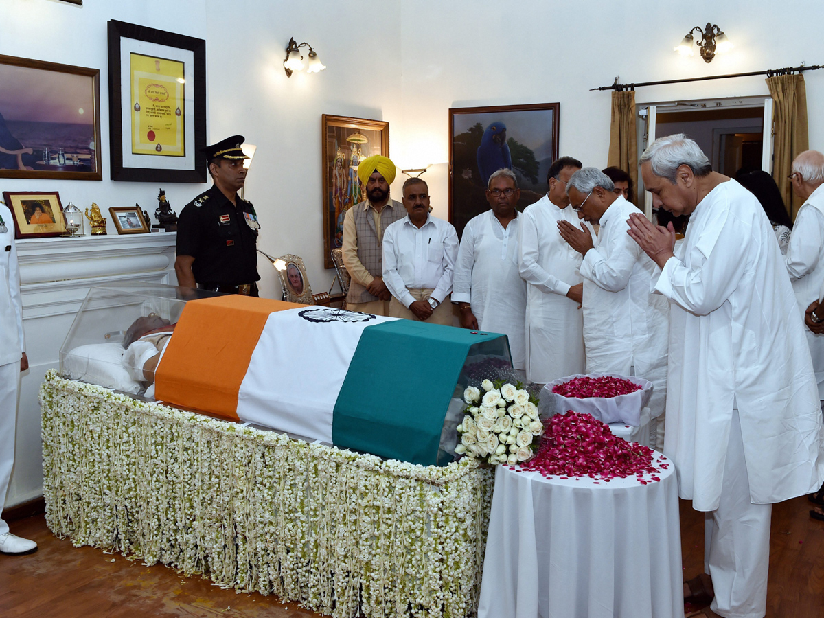 PM Modi Pays Tribute to Former PM Atal Bihari Vajpayee Photo Gallery - Sakshi31