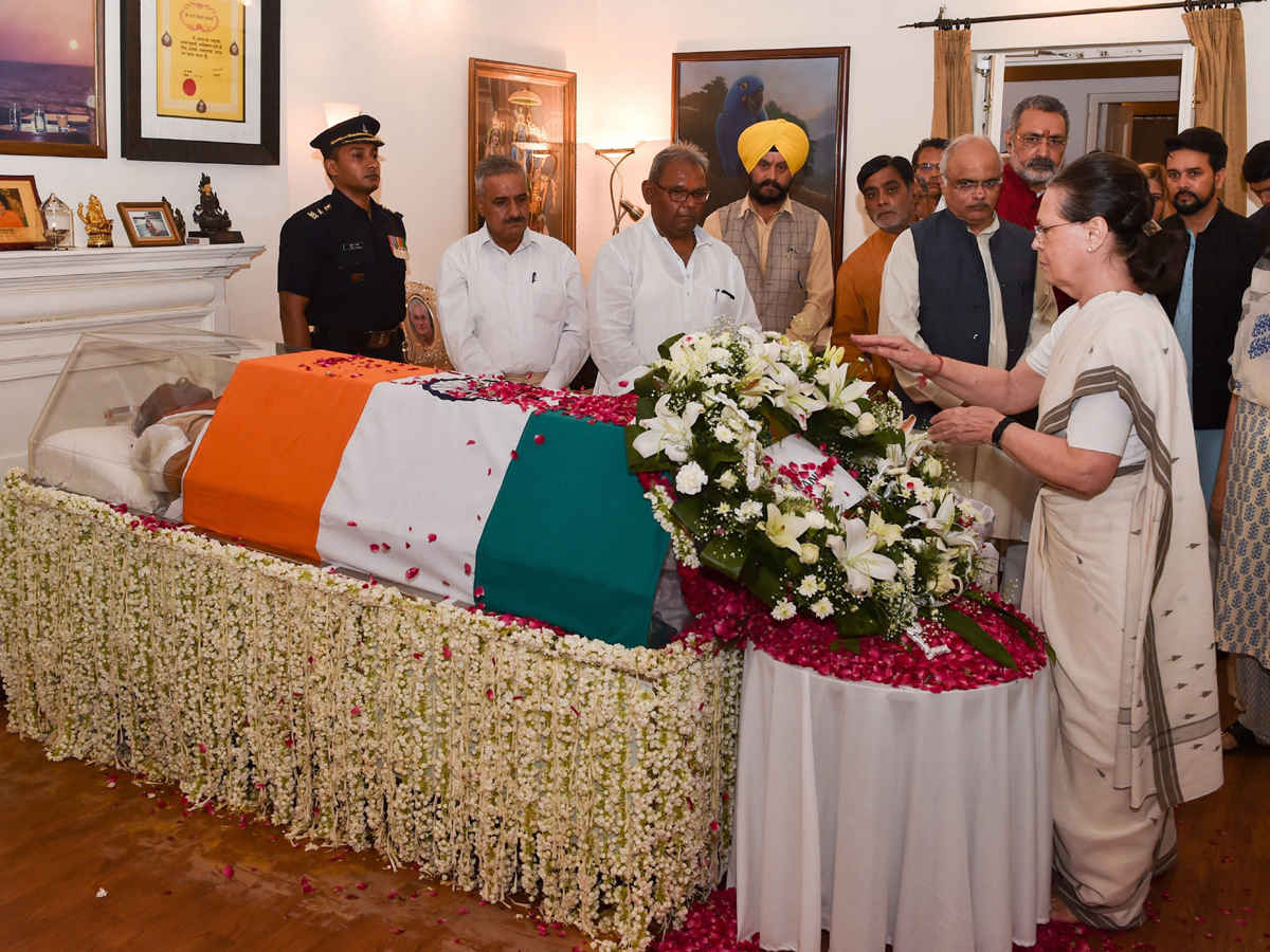 PM Modi Pays Tribute to Former PM Atal Bihari Vajpayee Photo Gallery - Sakshi7