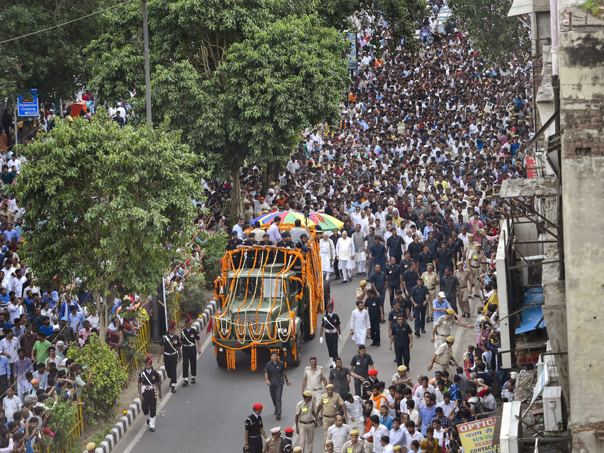  Atal Bihari Vajpayee's funeral  Photo Gallery - Sakshi8