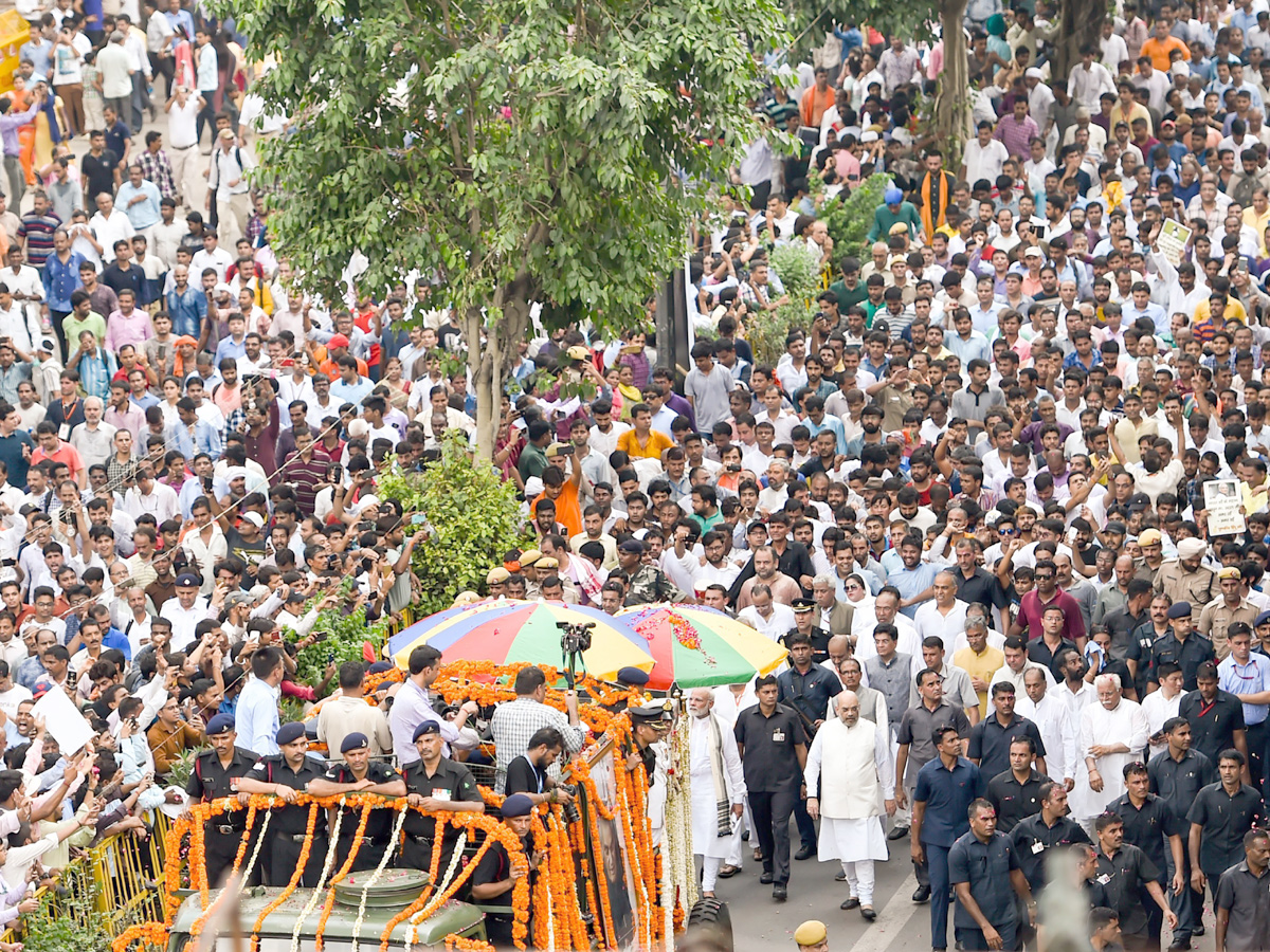  Atal Bihari Vajpayee's funeral  Photo Gallery - Sakshi9