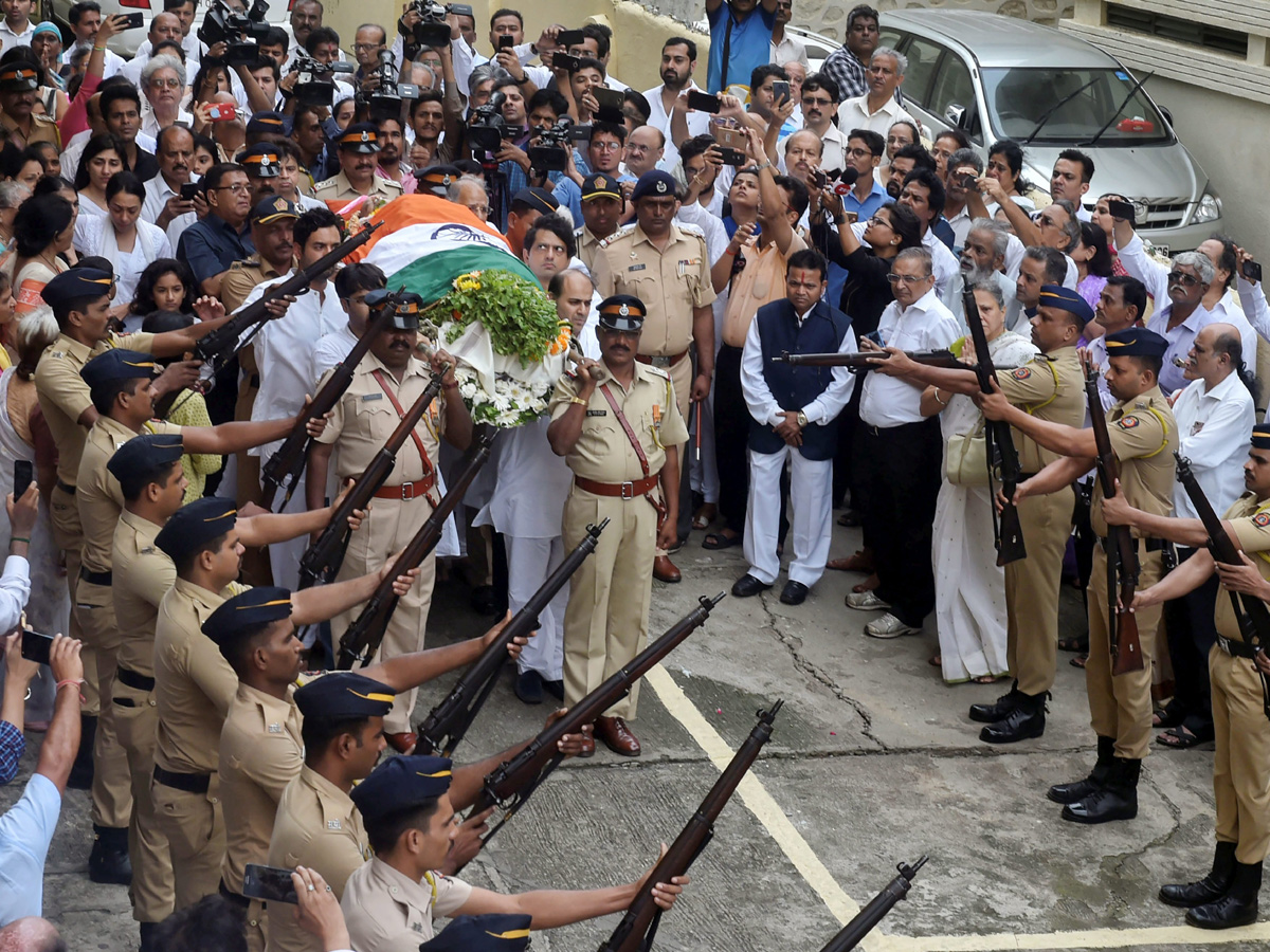  Atal Bihari Vajpayee's funeral  Photo Gallery - Sakshi10