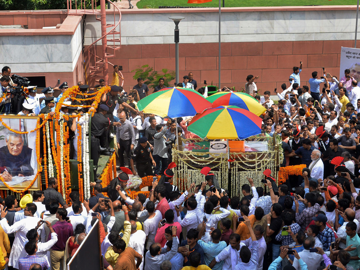  Atal Bihari Vajpayee's funeral  Photo Gallery - Sakshi15