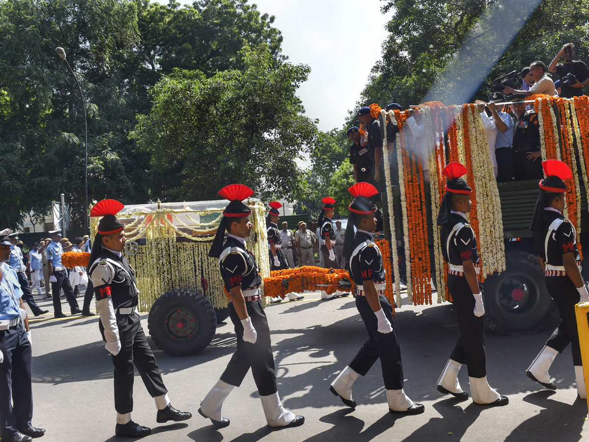  Atal Bihari Vajpayee's funeral  Photo Gallery - Sakshi17