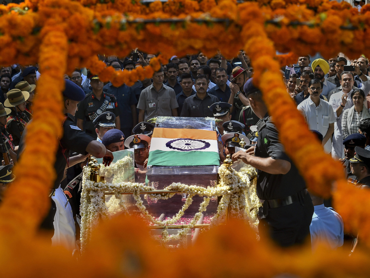  Atal Bihari Vajpayee's funeral  Photo Gallery - Sakshi23