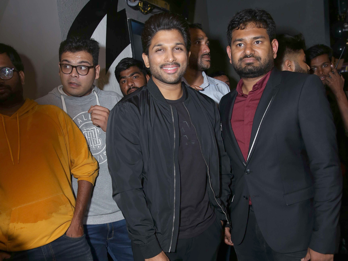 Allu Arjun launches B Dubs at Gachibowli Photo Gallery - Sakshi2