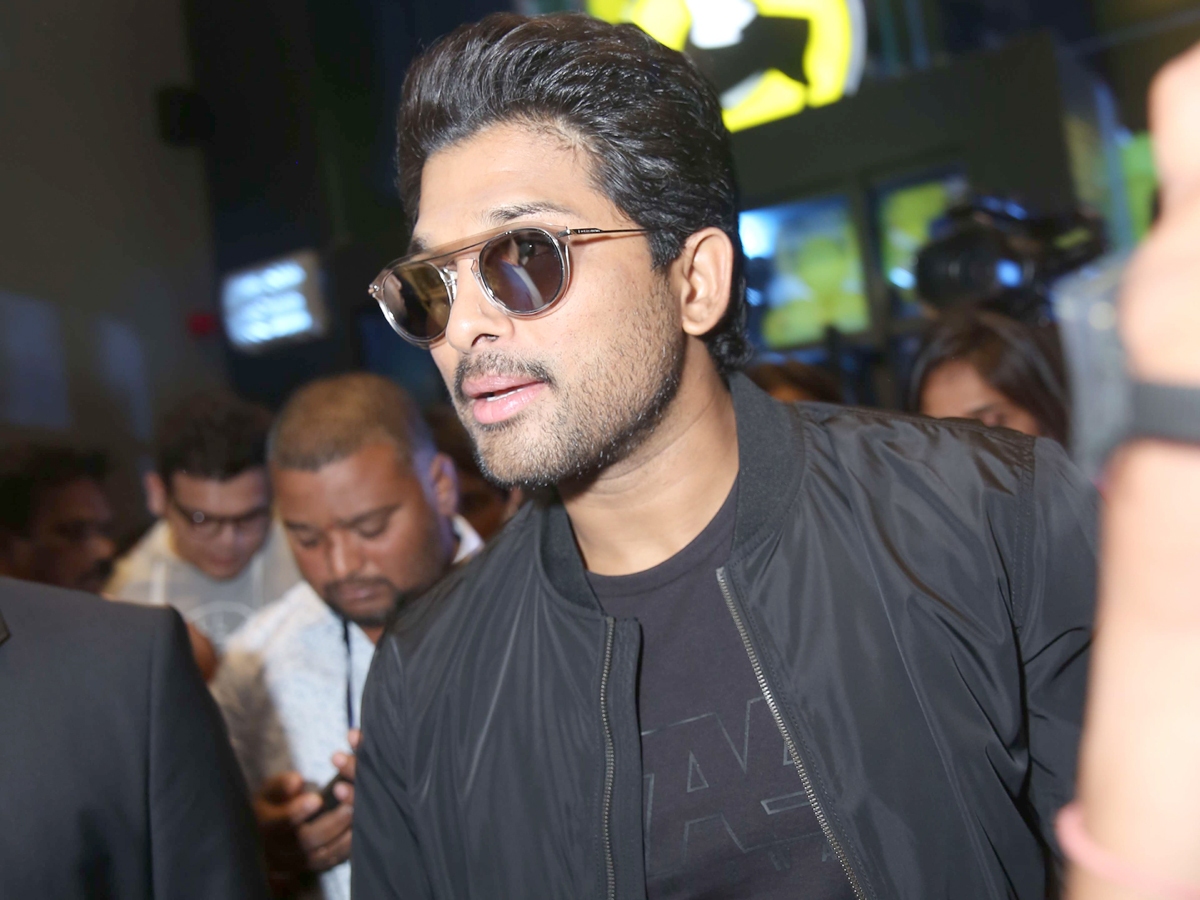 Allu Arjun launches B Dubs at Gachibowli Photo Gallery - Sakshi4