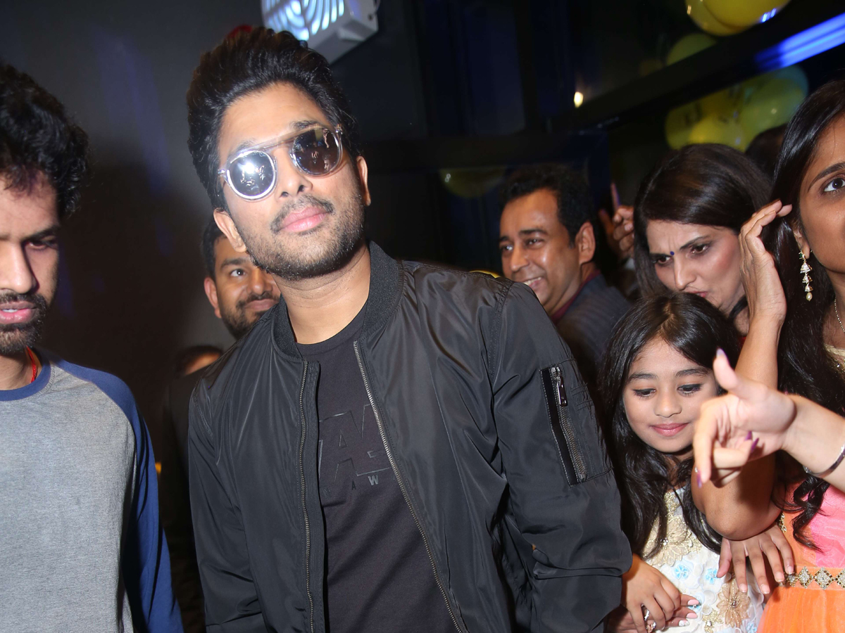 Allu Arjun launches B Dubs at Gachibowli Photo Gallery - Sakshi5