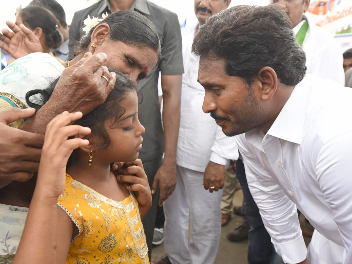 ys jagan prajasankalpayatra day 239 Photo Gallery - Sakshi16