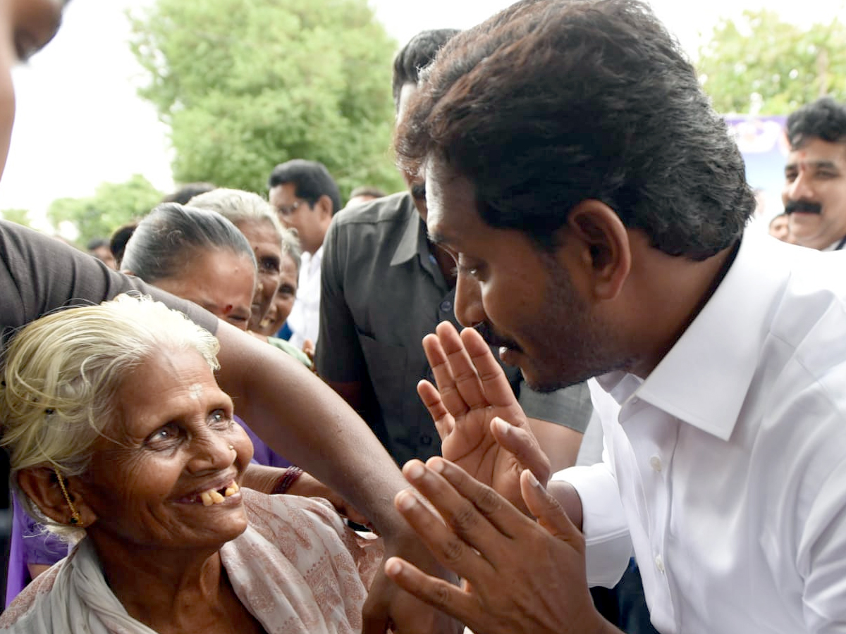 ys jagan prajasankalpayatra day 239 Photo Gallery - Sakshi3