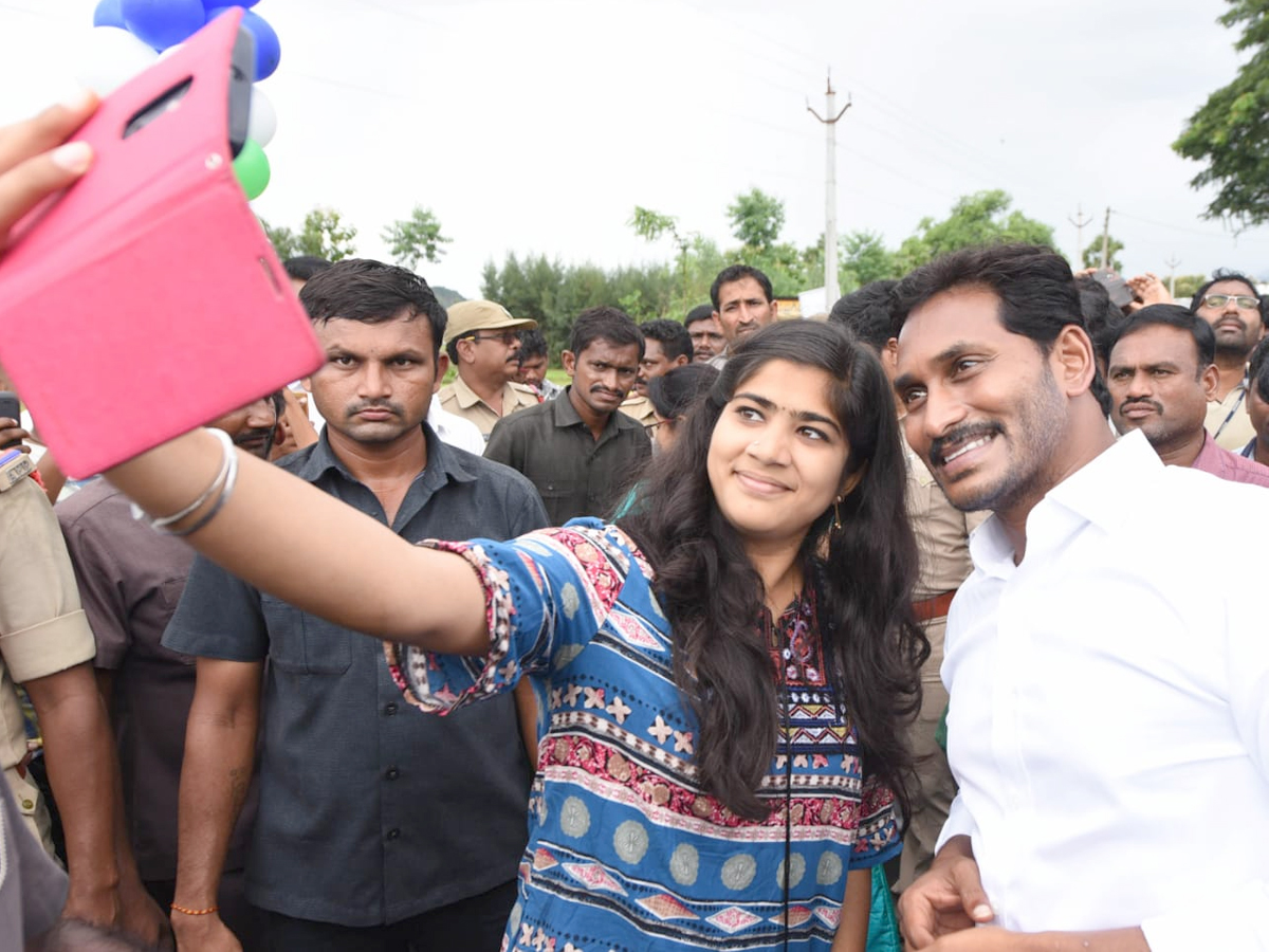 ys jagan prajasankalpayatra day 240 Photo Gallery - Sakshi10