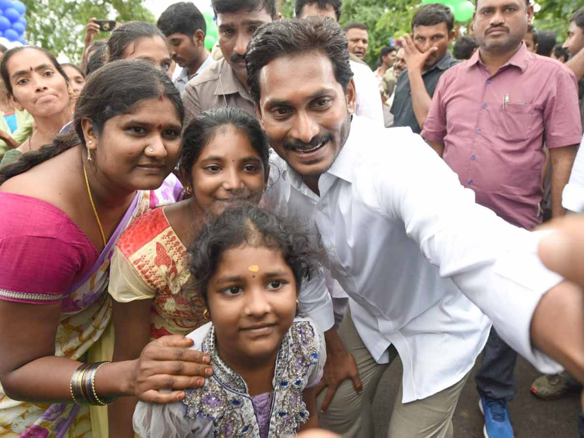 ys jagan prajasankalpayatra day 240 Photo Gallery - Sakshi3