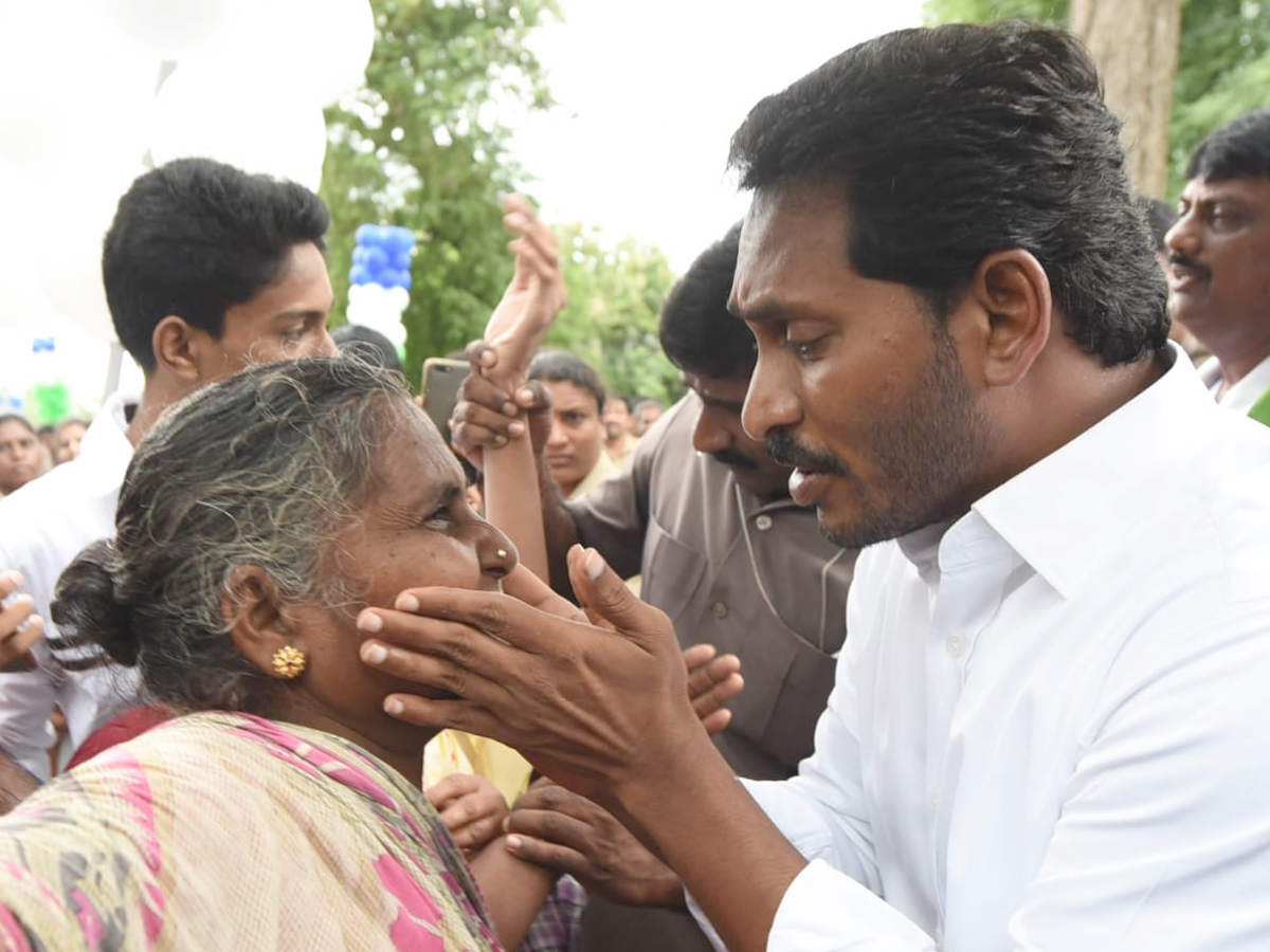 ys jagan prajasankalpayatra day 240 Photo Gallery - Sakshi5