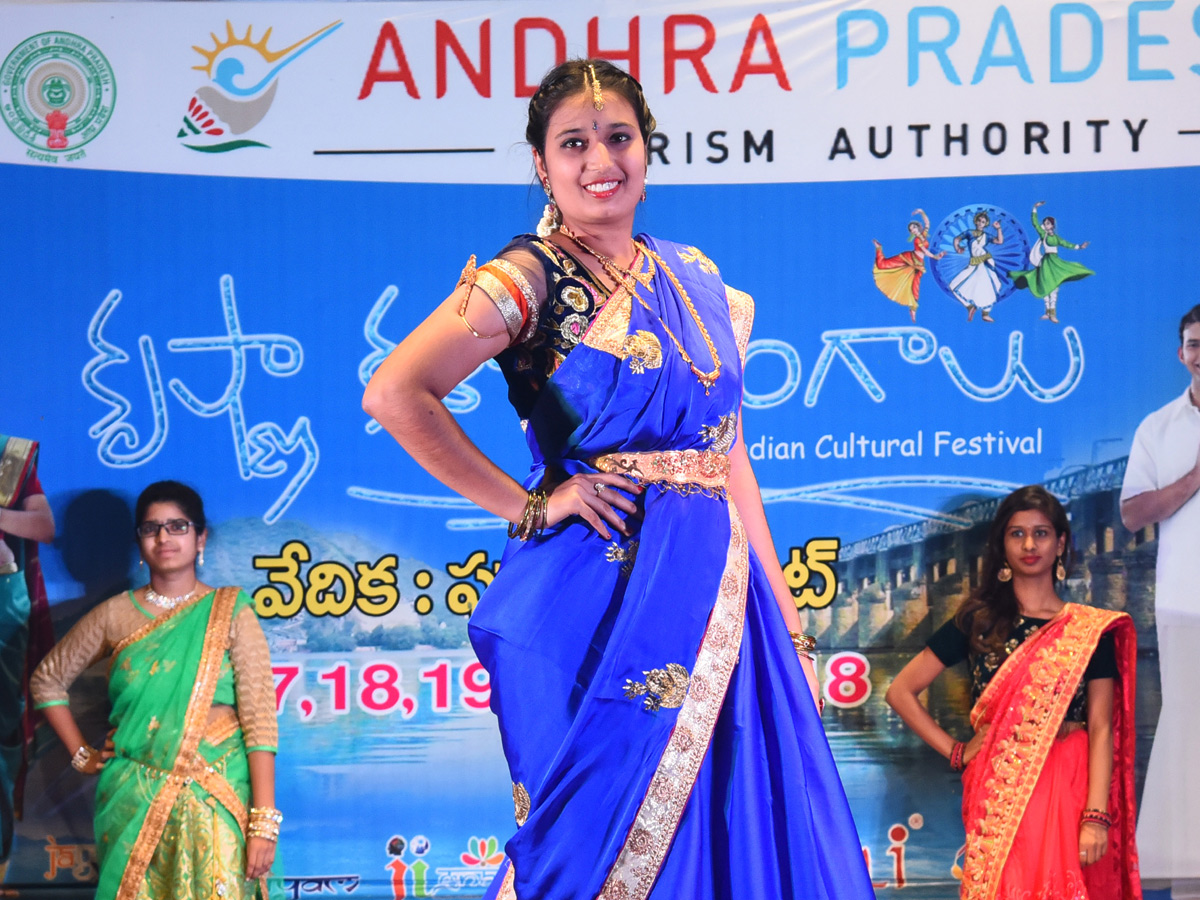 Traditional Fashion Show IN Guntur Photo Gallery - Sakshi1