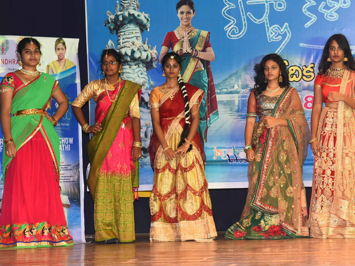 Traditional Fashion Show IN Guntur Photo Gallery - Sakshi3