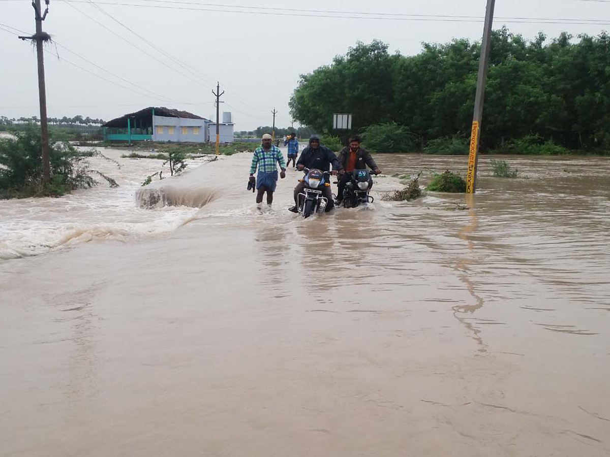 Heavy Rain in Andhra Pradesh - Sakshi13