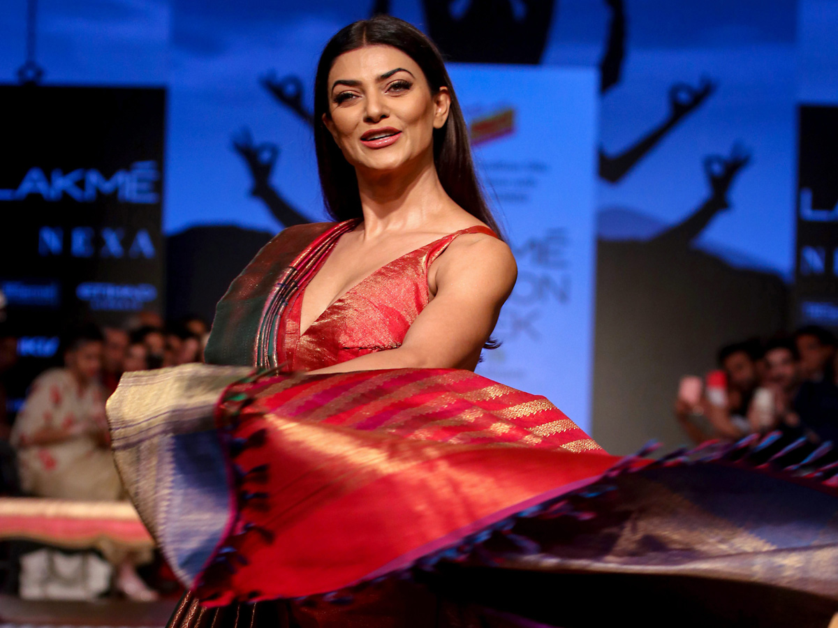 Lakme Fasion Week in Mumbai Photo Gallery - Sakshi9