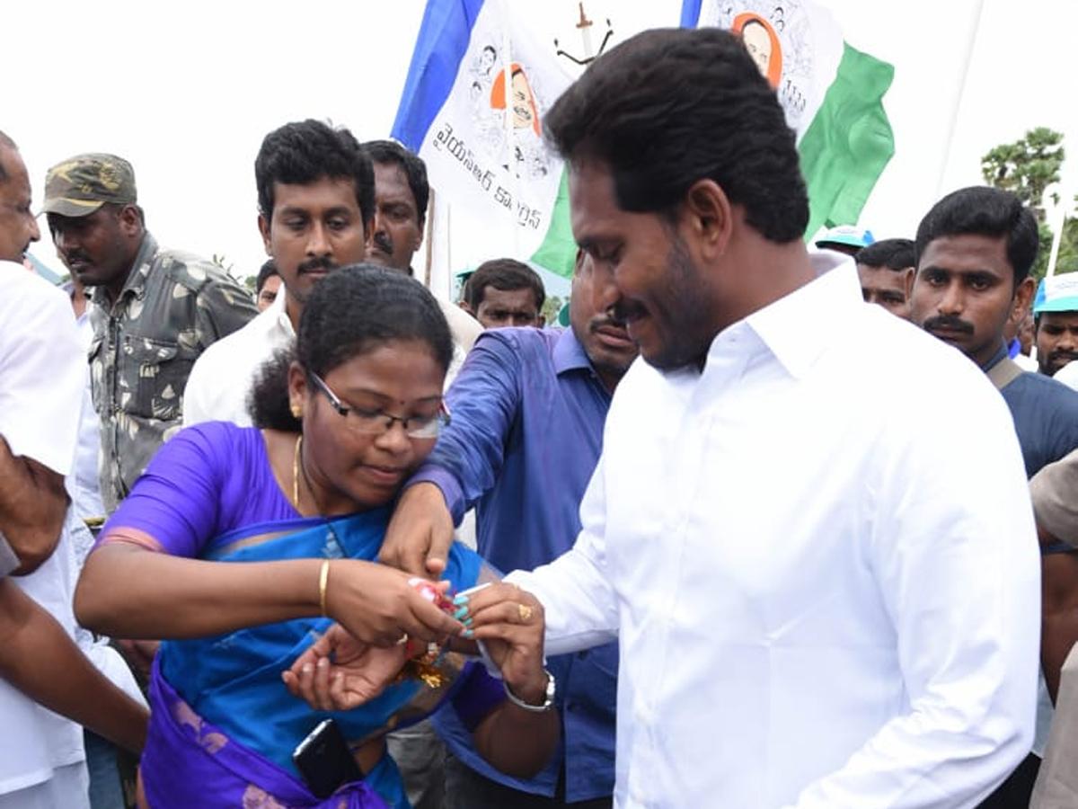 YS Jagan PrajaSankalpaYatra 245th Day Photo Gallery - Sakshi12