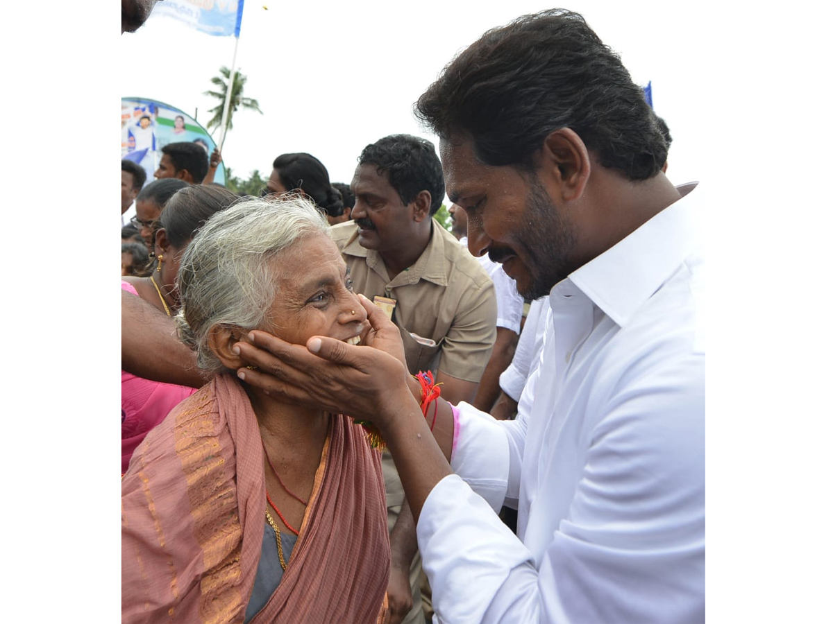 YS Jagan PrajaSankalpaYatra 245th Day Photo Gallery - Sakshi19