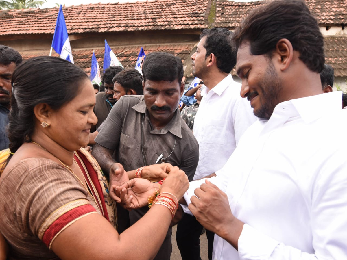 YS Jagan PrajaSankalpaYatra 245th Day Photo Gallery - Sakshi2