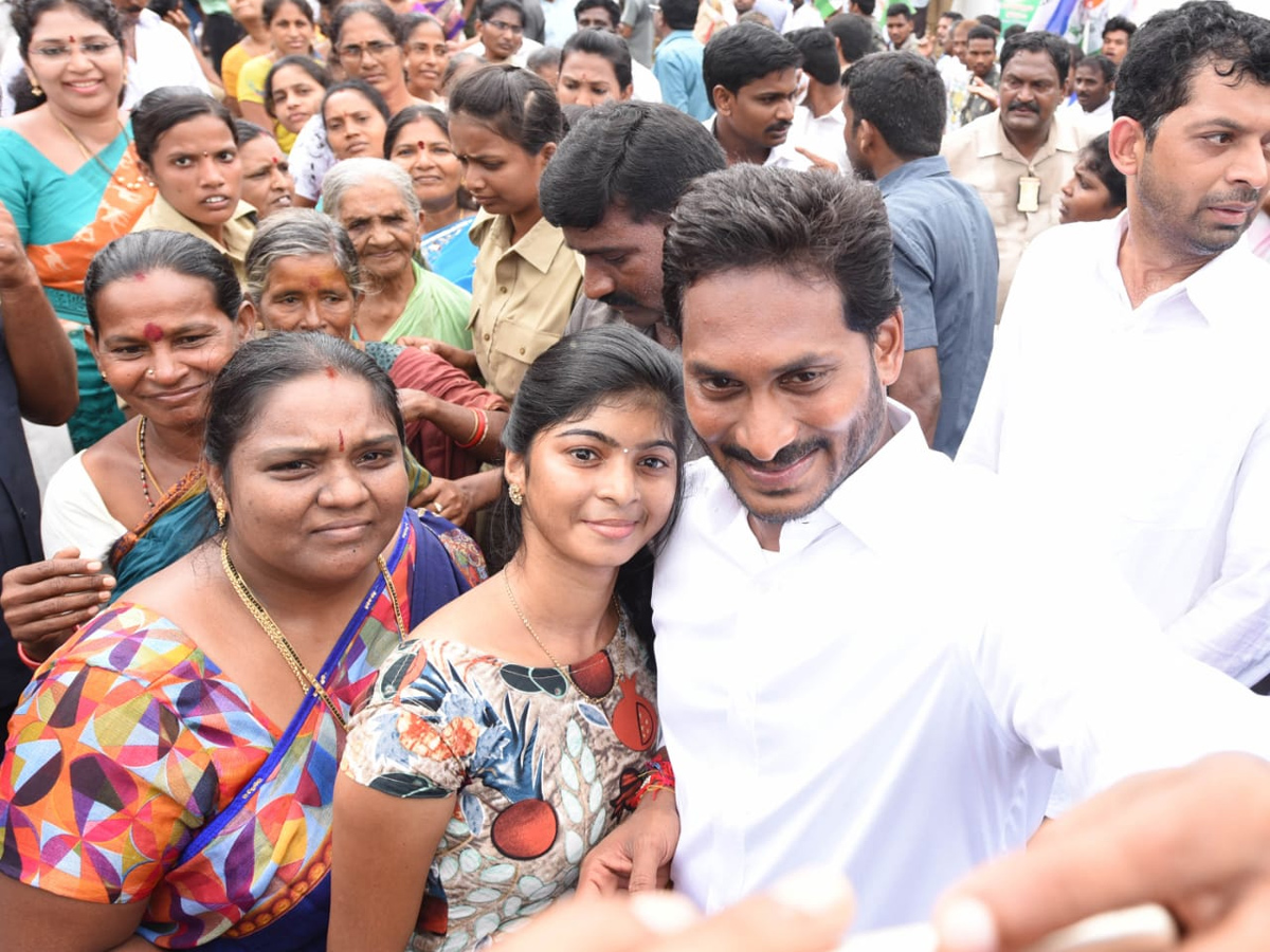 YS Jagan PrajaSankalpaYatra 245th Day Photo Gallery - Sakshi4