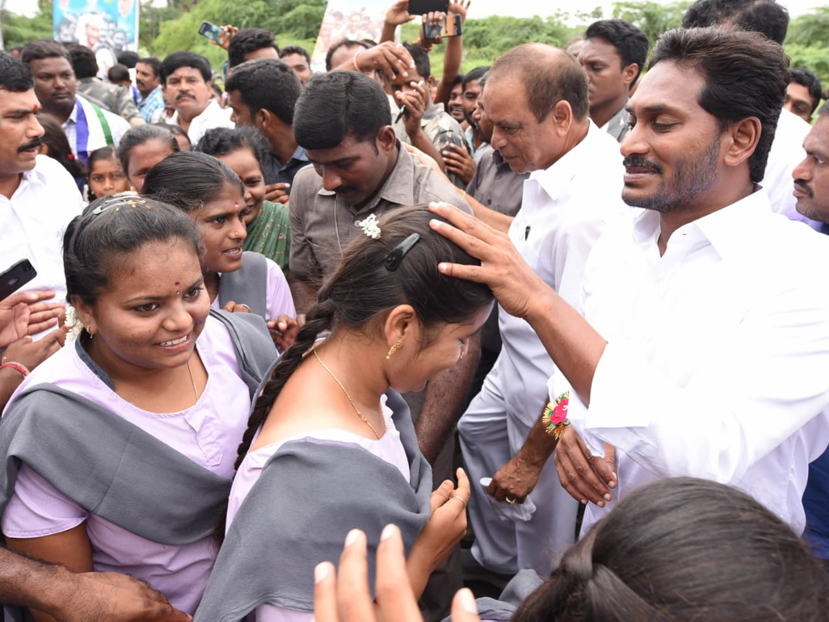 YS Jagan PrajaSankalpaYatra 245th Day Photo Gallery - Sakshi6