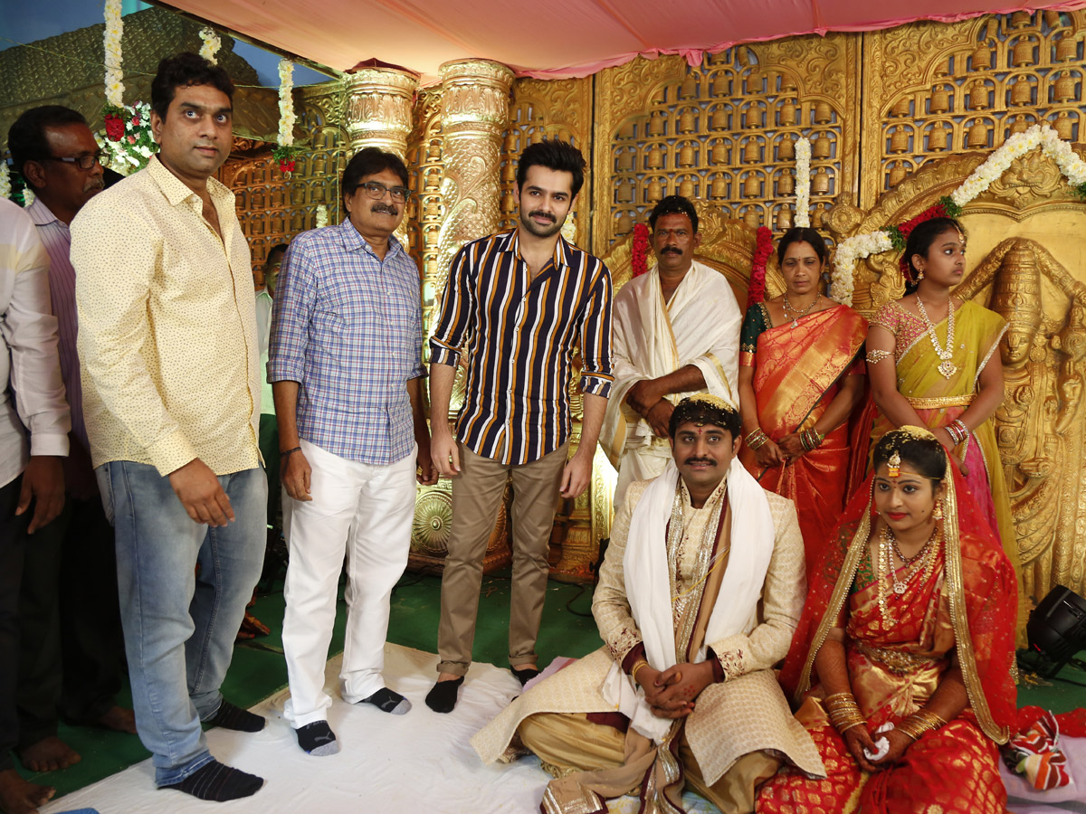 RX 100 Director Ajay Bhupathi Wedding Photo Gallery - Sakshi3