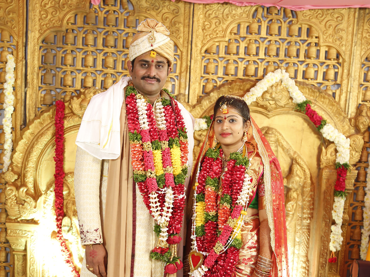 RX 100 Director Ajay Bhupathi Wedding Photo Gallery - Sakshi5