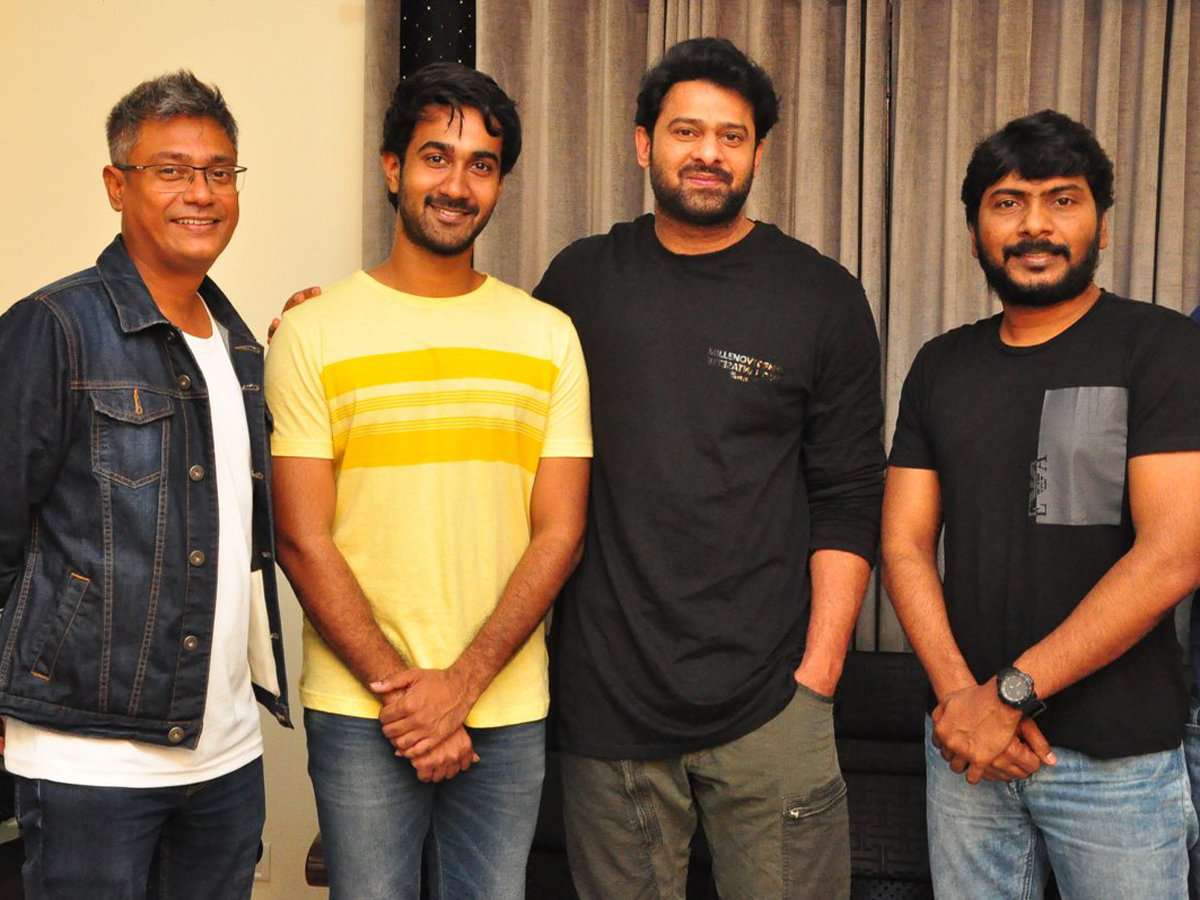 Prabhas Appreciated Paper Boy Team Photo Gallery - Sakshi4