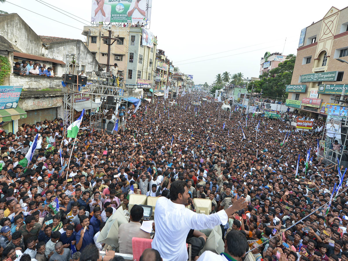 YS jagan padayatra photo gallery - Sakshi8