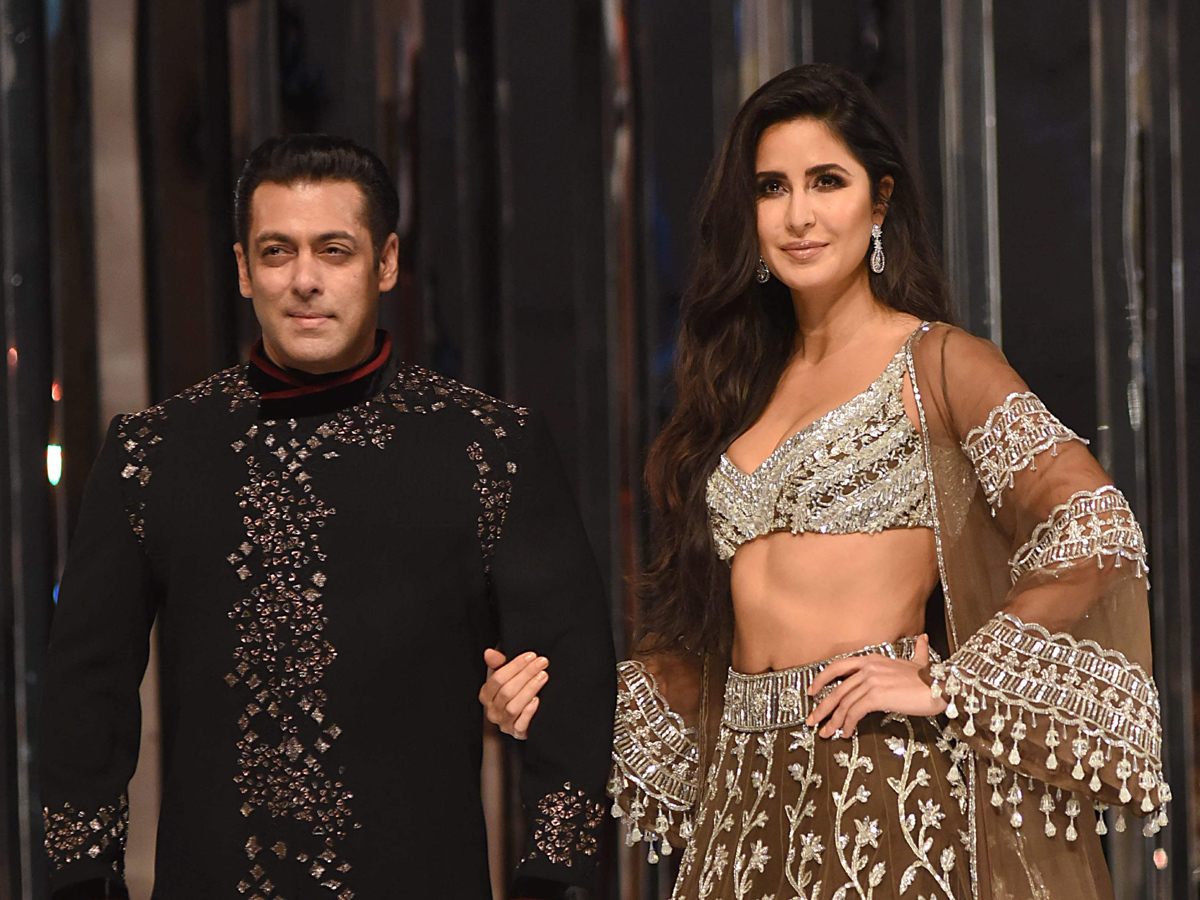 Katrina Kaif ramp walks for designer Manish Malhotra in Mumbai Photo Gallery - Sakshi1