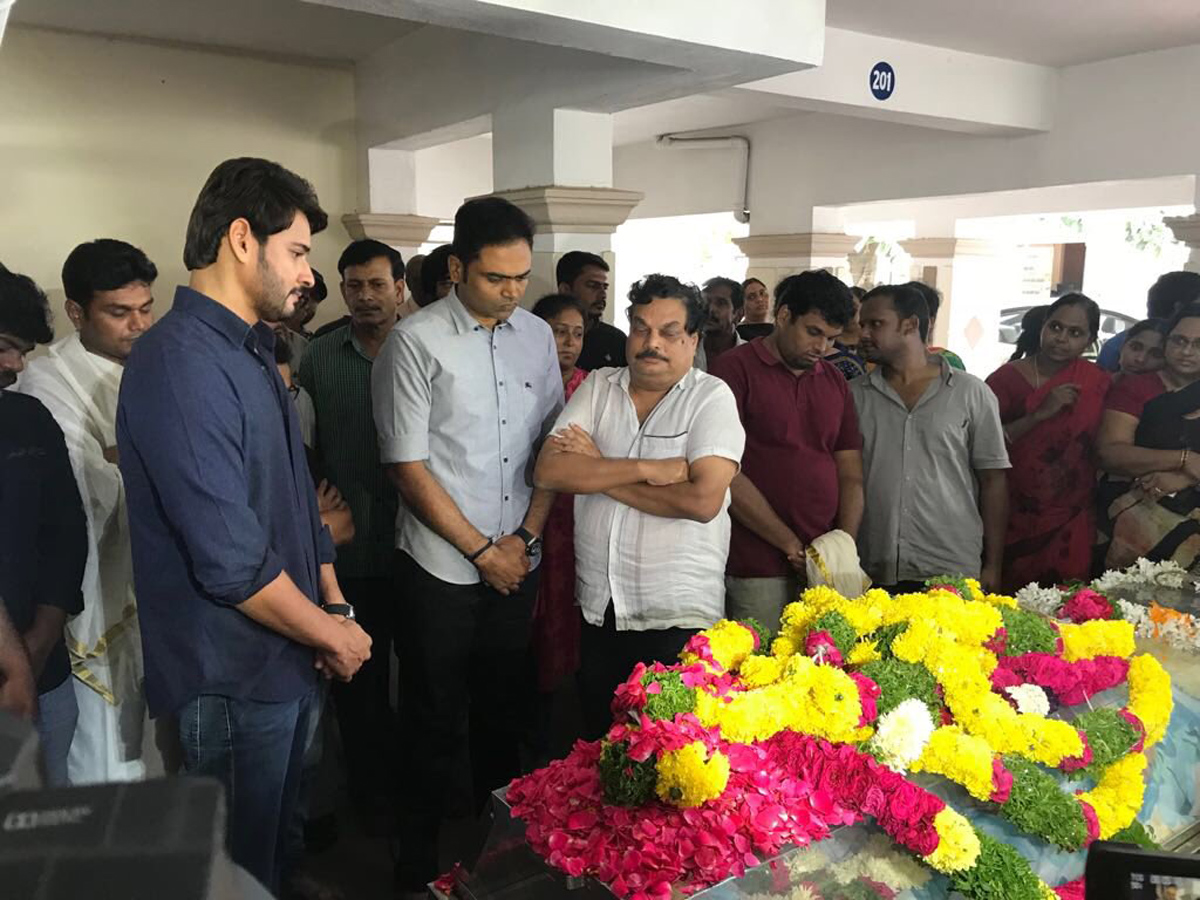 Mahesh babu Condolence Director B jaya Photo Gallery - Sakshi1