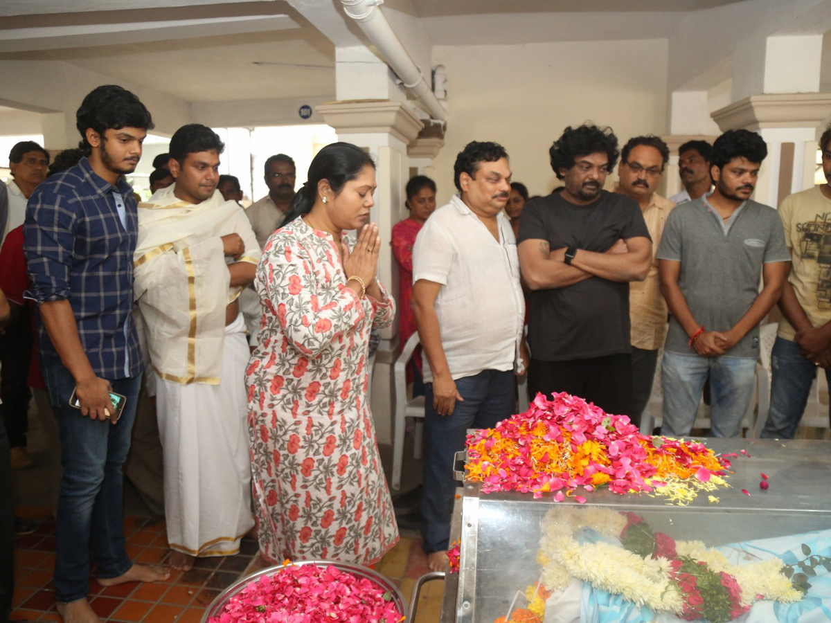 Mahesh babu Condolence Director B jaya Photo Gallery - Sakshi10