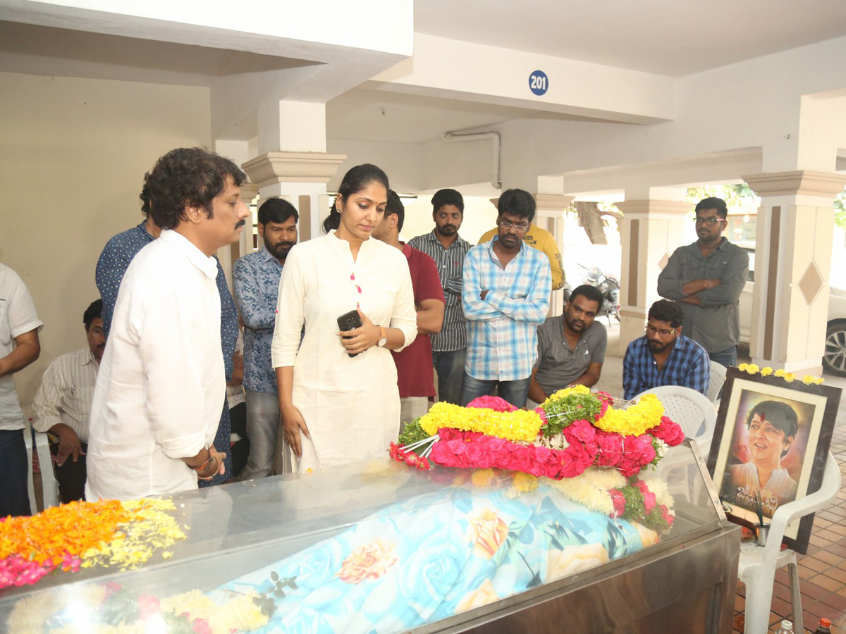 Mahesh babu Condolence Director B jaya Photo Gallery - Sakshi12