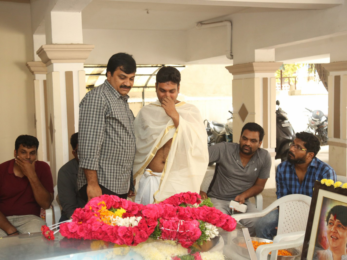 Mahesh babu Condolence Director B jaya Photo Gallery - Sakshi16