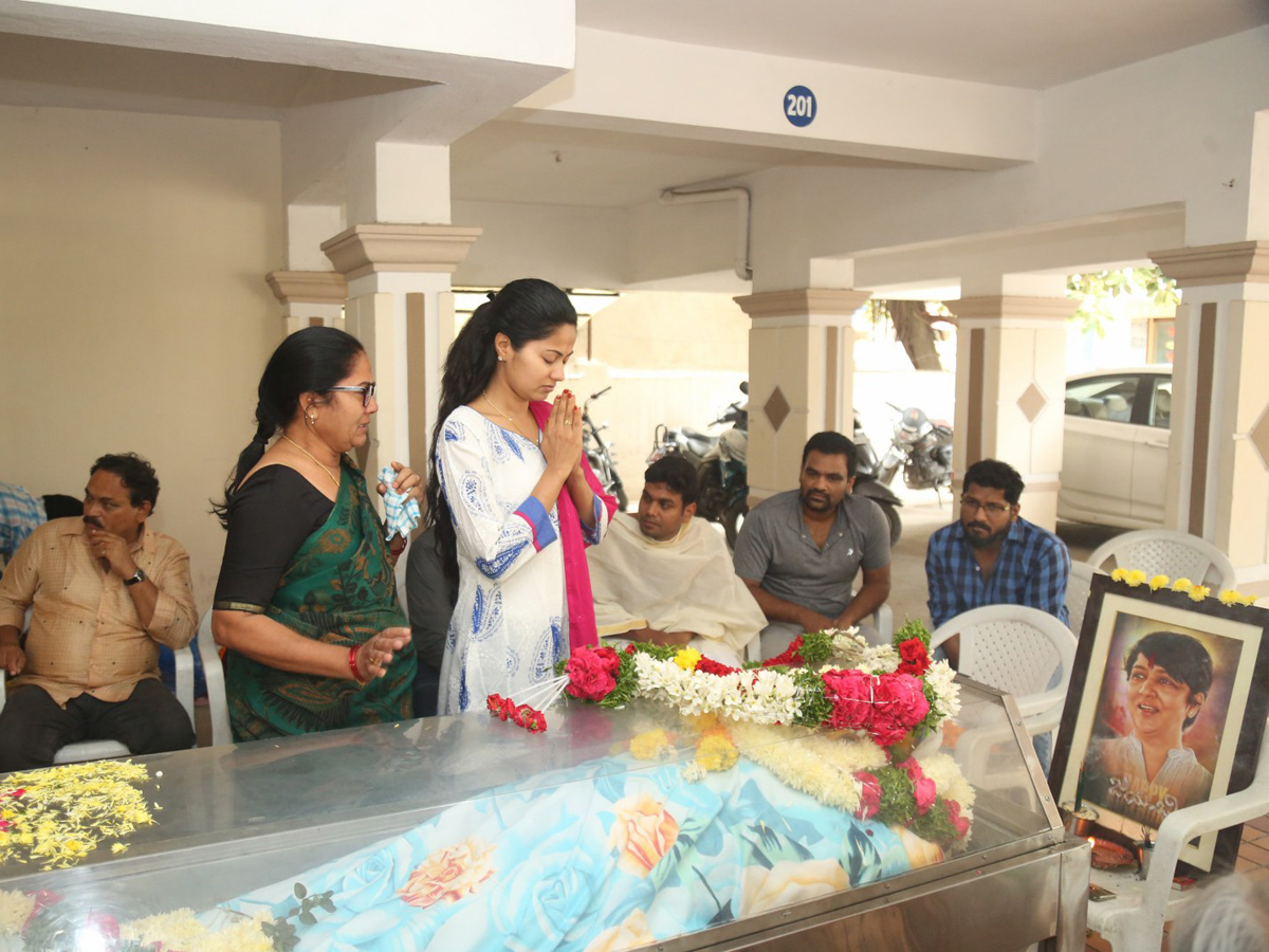 Mahesh babu Condolence Director B jaya Photo Gallery - Sakshi17