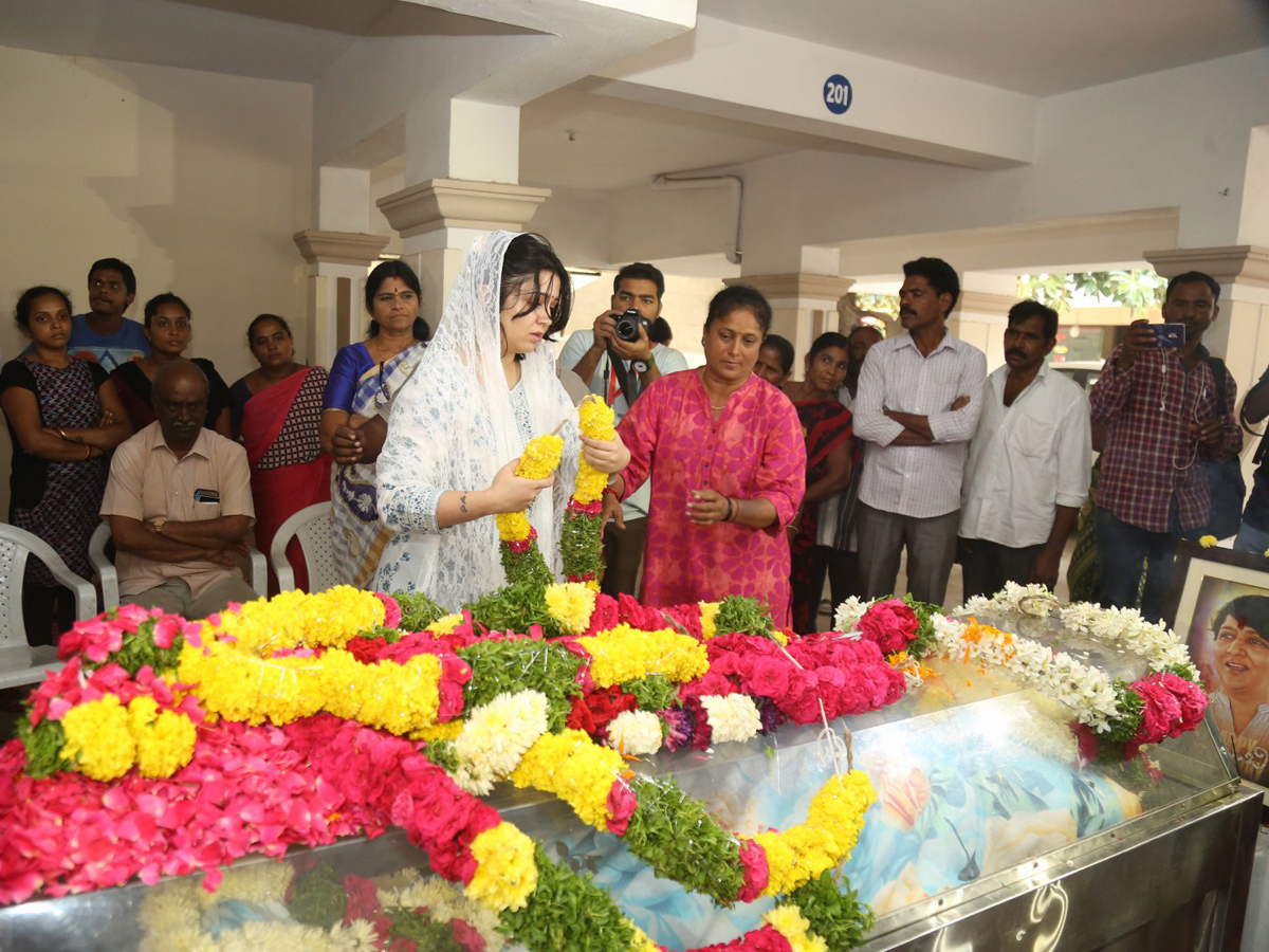 Mahesh babu Condolence Director B jaya Photo Gallery - Sakshi18