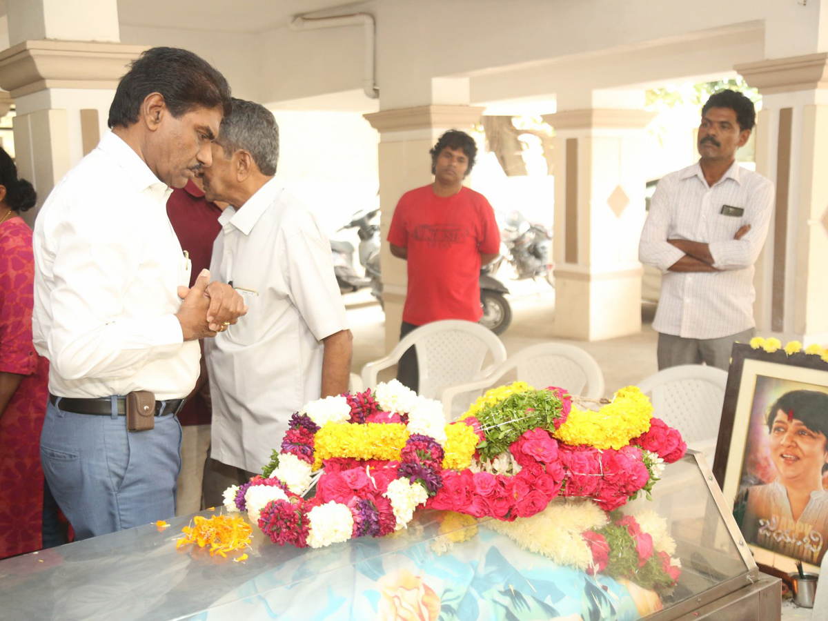 Mahesh babu Condolence Director B jaya Photo Gallery - Sakshi25