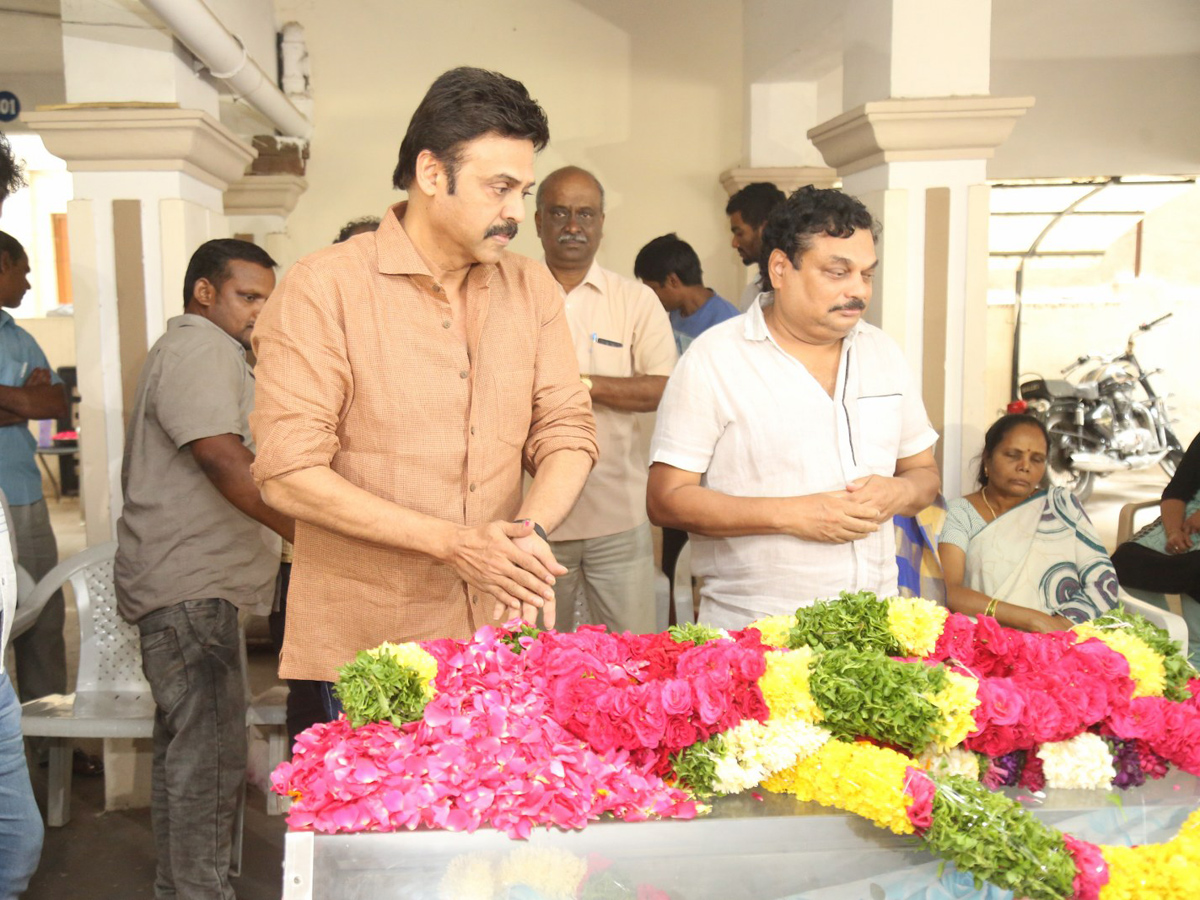 Mahesh babu Condolence Director B jaya Photo Gallery - Sakshi3