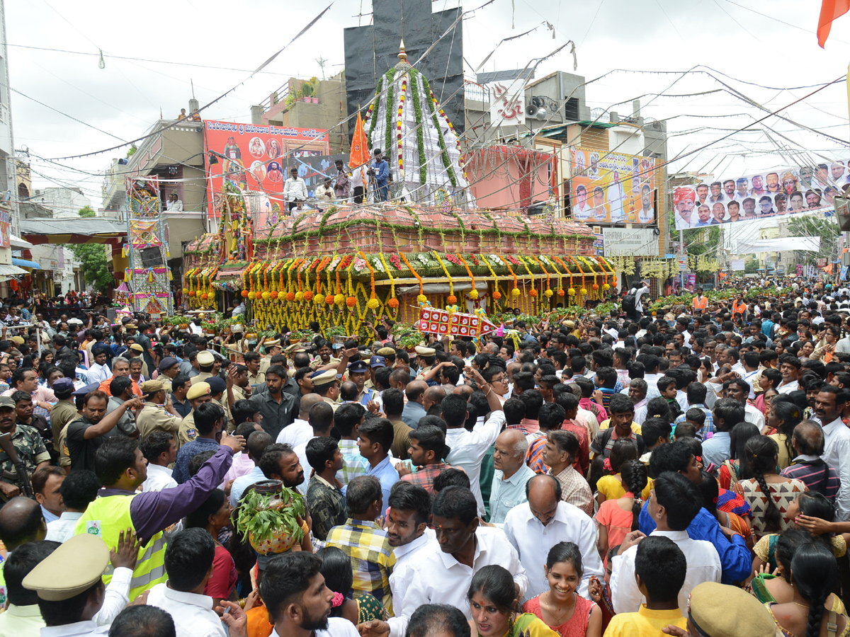 Lal Darwaza Bonalu Celebrations Photo Gallery - Sakshi1