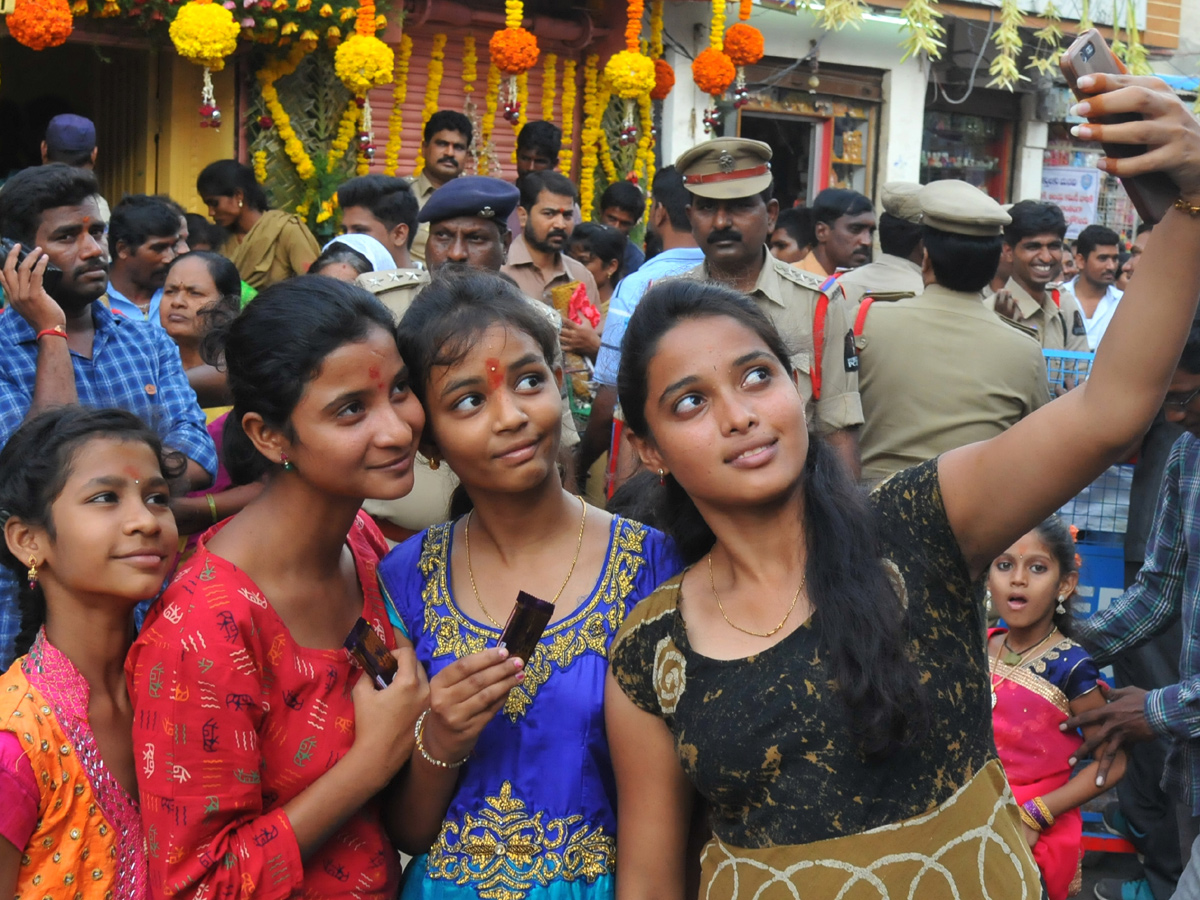 Lal Darwaza Bonalu Celebrations Photo Gallery - Sakshi34