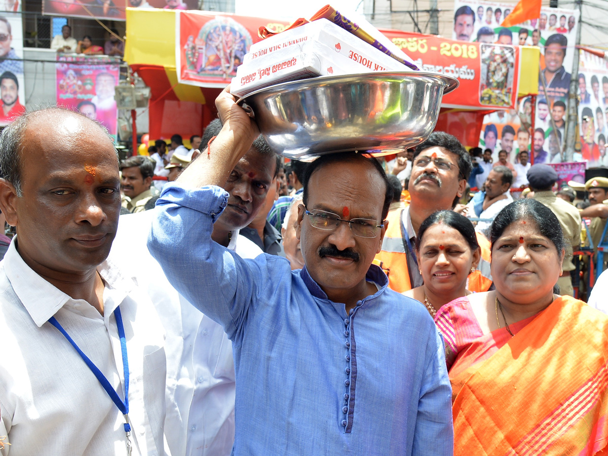 Lal Darwaza Bonalu Celebrations Photo Gallery - Sakshi37