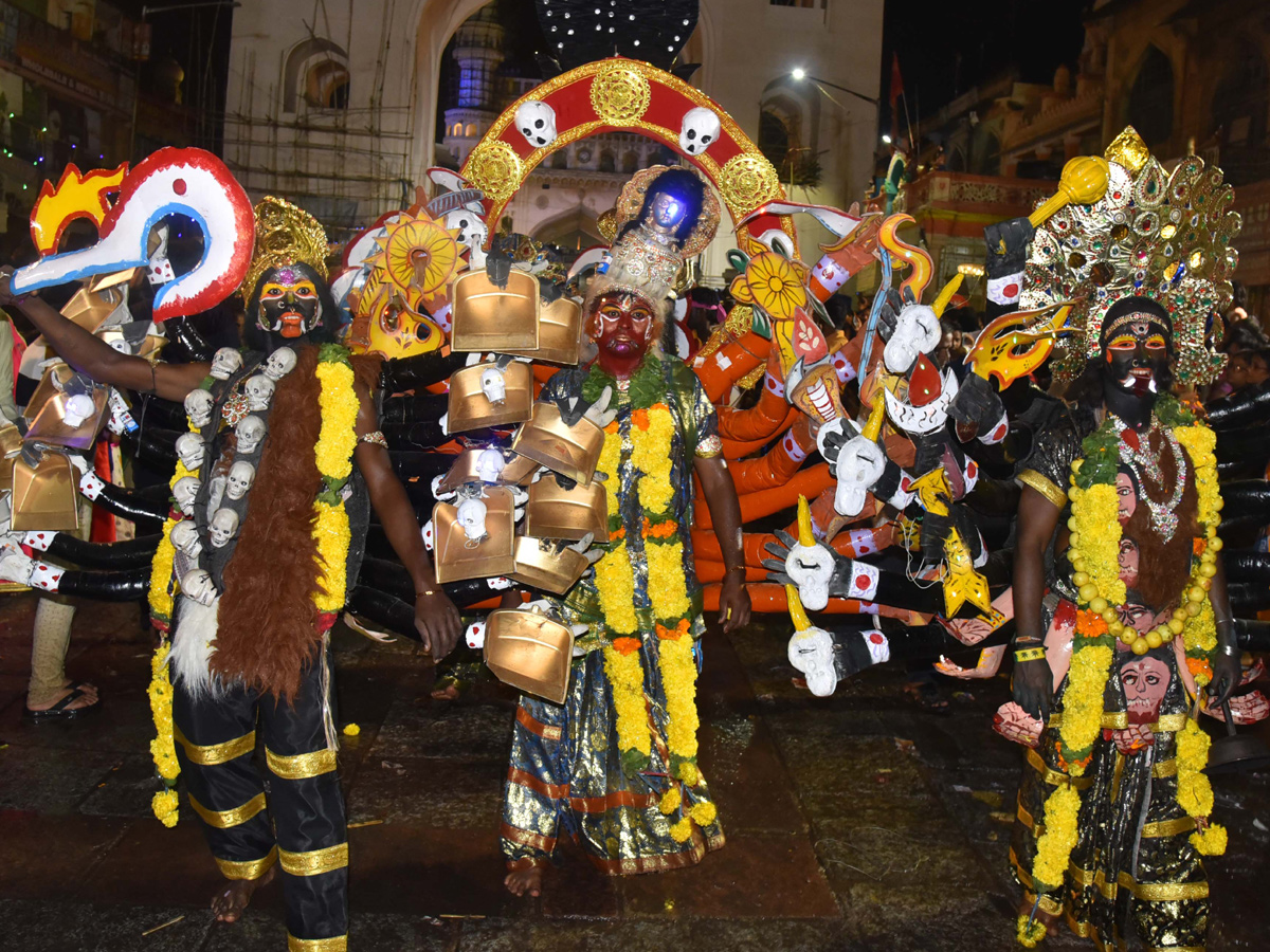 Lal Darwaza Mahankali Gatala Uregimpu Photo Gallery - Sakshi10