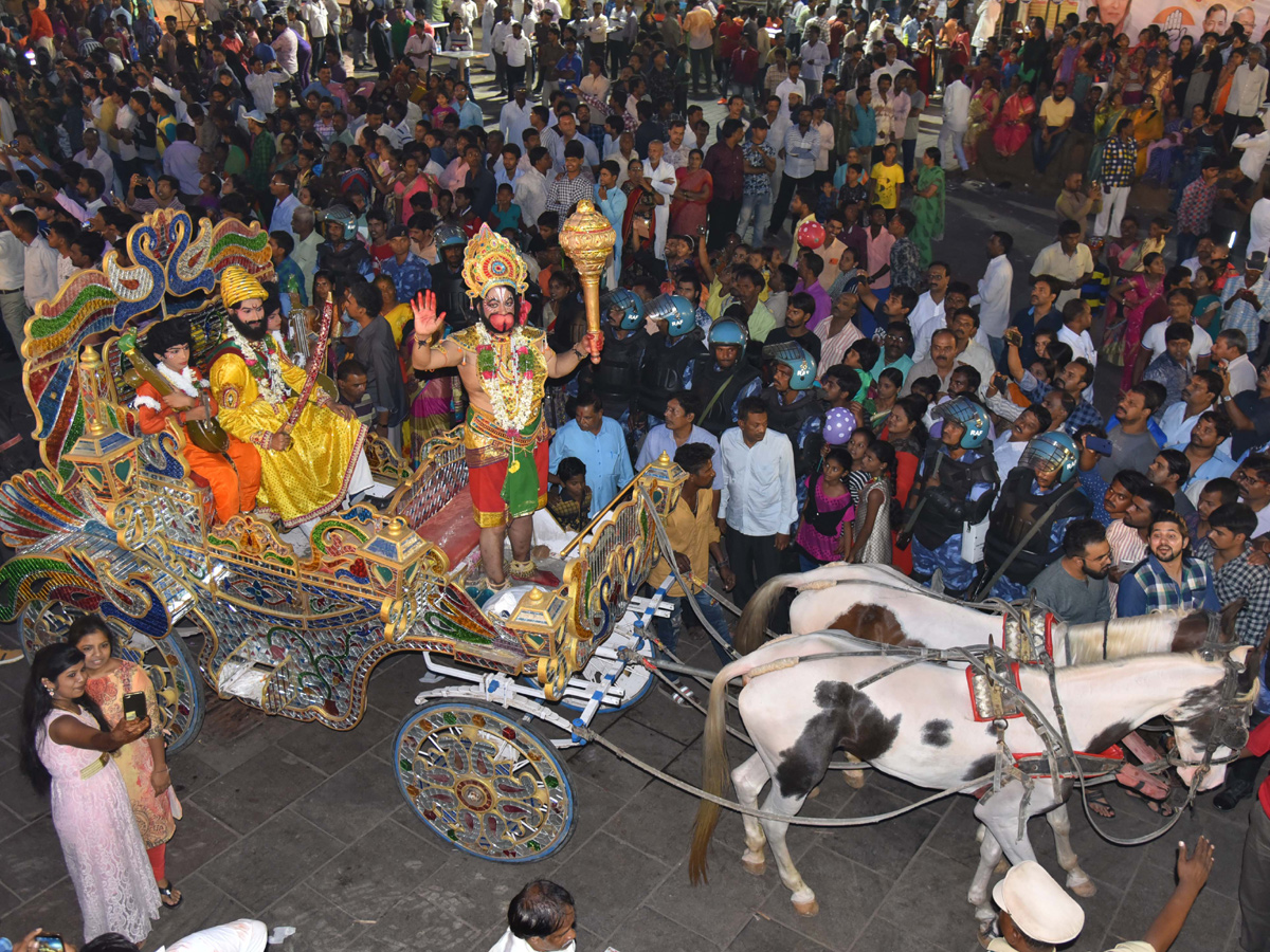 Lal Darwaza Mahankali Gatala Uregimpu Photo Gallery - Sakshi13