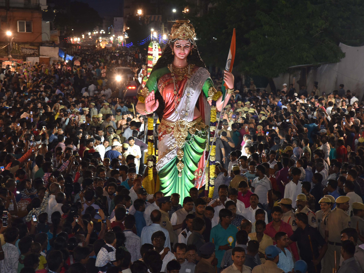 Lal Darwaza Mahankali Gatala Uregimpu Photo Gallery - Sakshi2