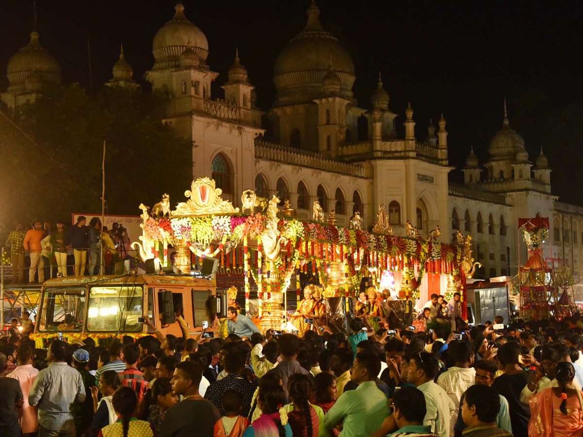 Lal Darwaza Mahankali Gatala Uregimpu Photo Gallery - Sakshi4