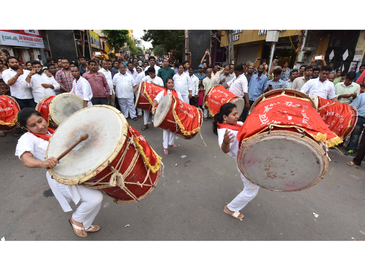 Lal Darwaza Mahankali Gatala Uregimpu Photo Gallery - Sakshi6