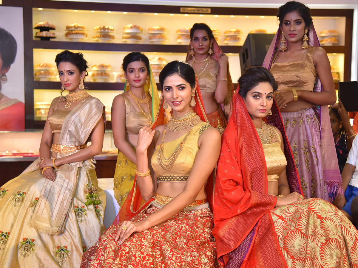 Mithali Raj at Joyalukkas fashion show Photo Gallery - Sakshi2