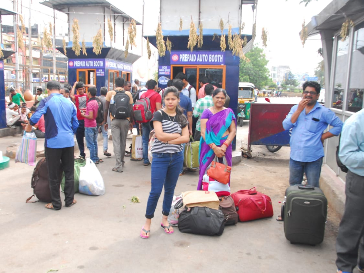 Motor Vehicles Bandh in Telugu States Photo Gallery - Sakshi14