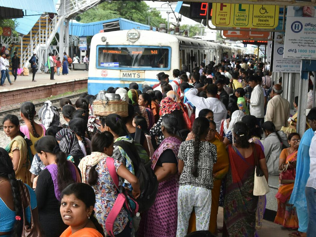 Motor Vehicles Bandh in Telugu States Photo Gallery - Sakshi16