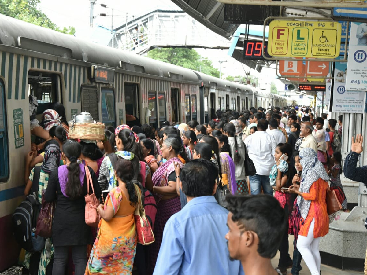 Motor Vehicles Bandh in Telugu States Photo Gallery - Sakshi18